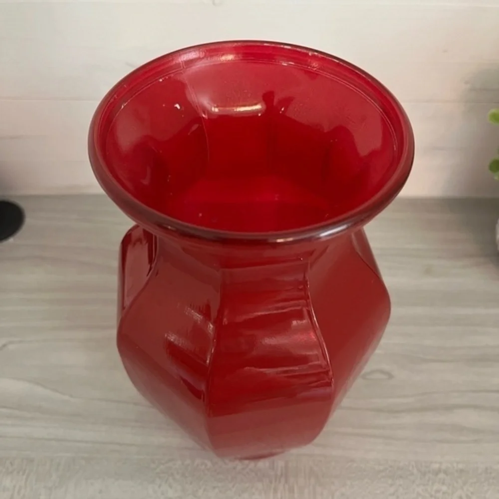Vintage Garcia Glass Group GGG 2999 Octagon Shaped Red Vase Octagon 8" Flute - Picture 5 of 14